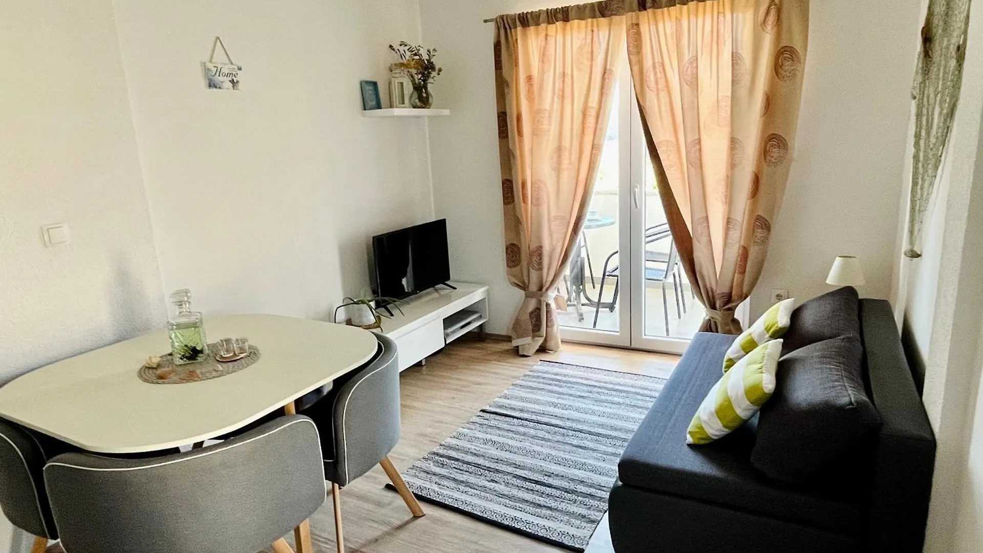 Neugebaute Wohnung Im Erdgeschoss Gornji Karin